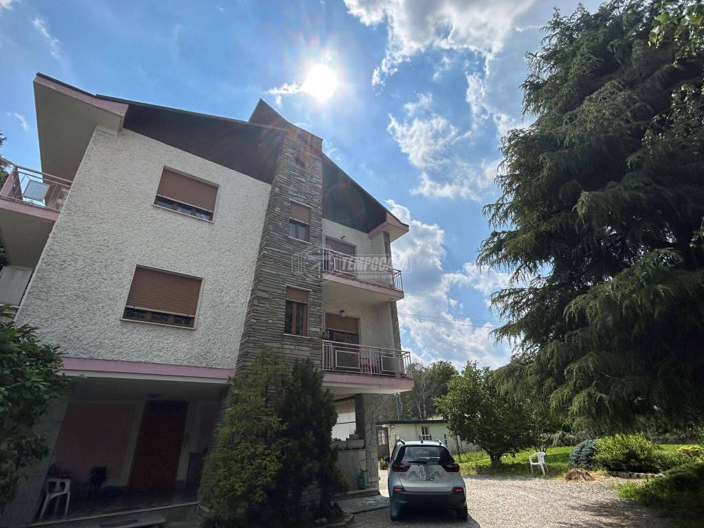 appartamento in vendita a Rivoli in zona Cascine Vica