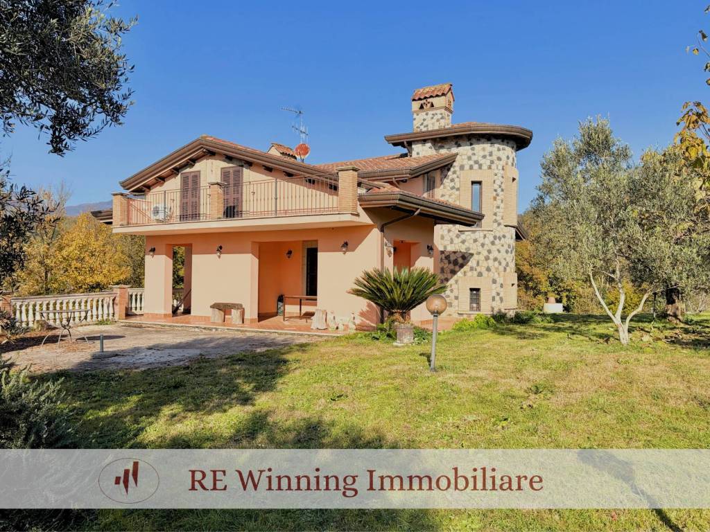 casa indipendente in vendita a Giuliano di Roma