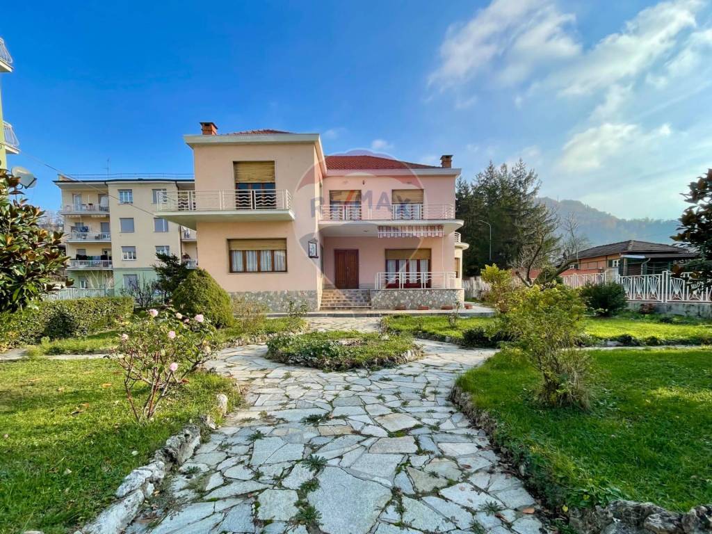 casa indipendente in vendita a Millesimo