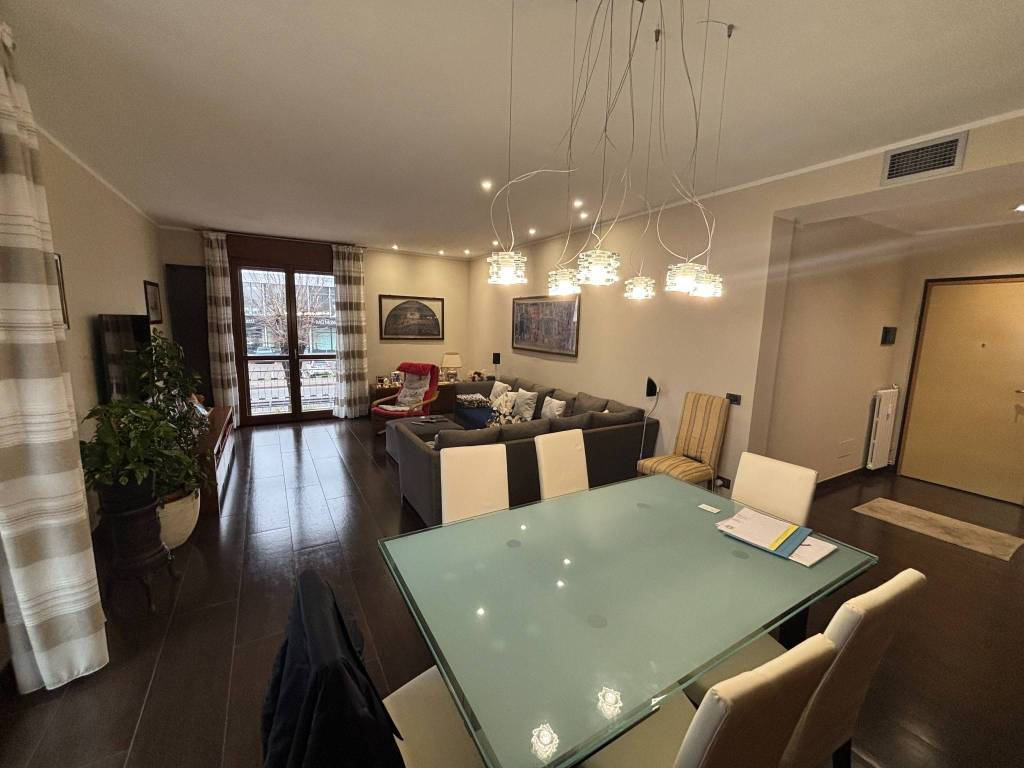 appartamento in vendita a Modena in zona Crocetta