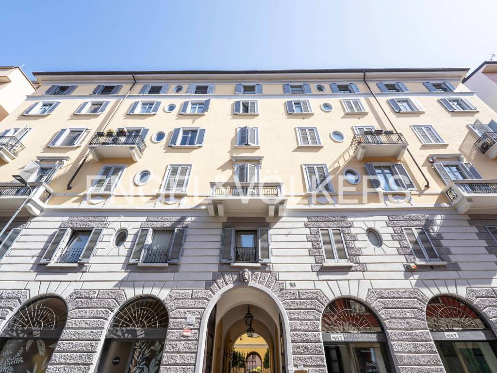 appartamento in vendita a Milano in zona Porta Garibaldi