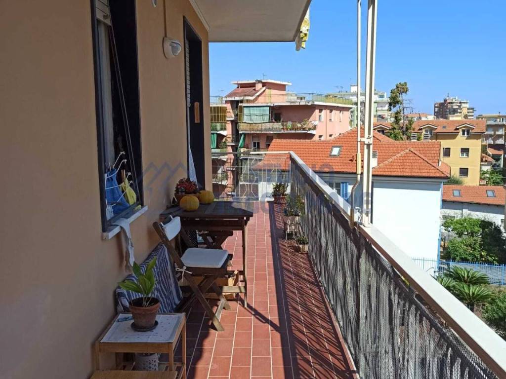 appartamento in vendita a Taggia in zona Arma di Taggia