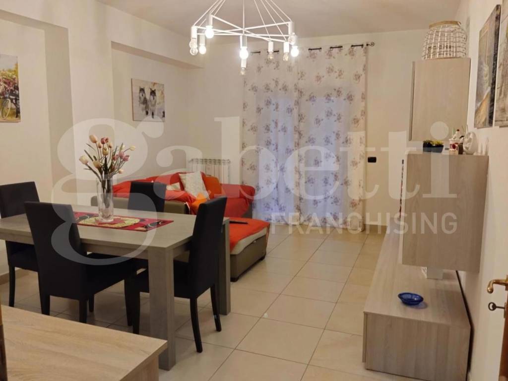 appartamento in vendita a Lamezia Terme in zona Nicastro