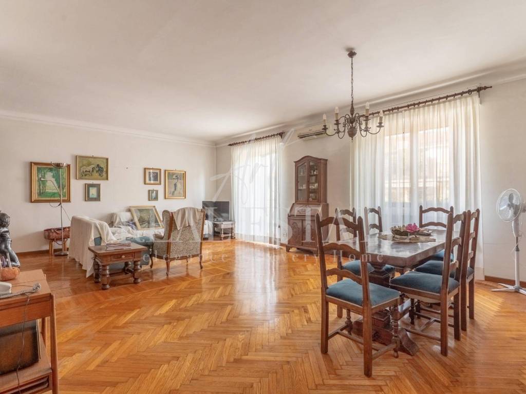 appartamento in vendita a Milano in zona Sempione