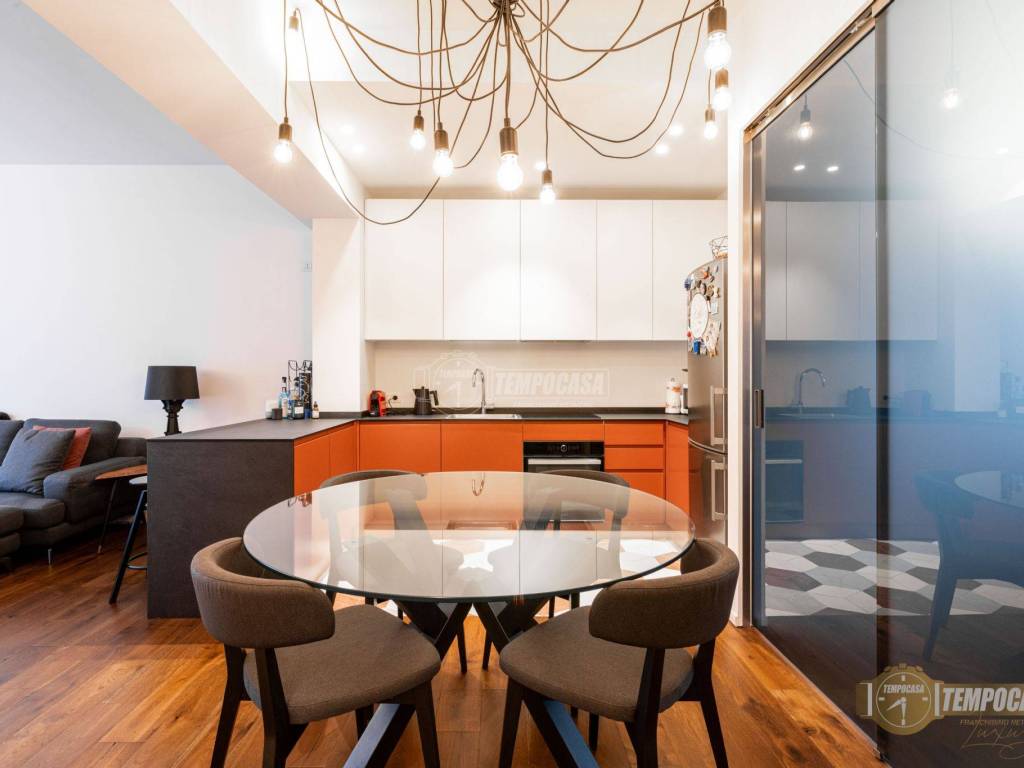 appartamento in vendita a Milano in zona Porta Nuova
