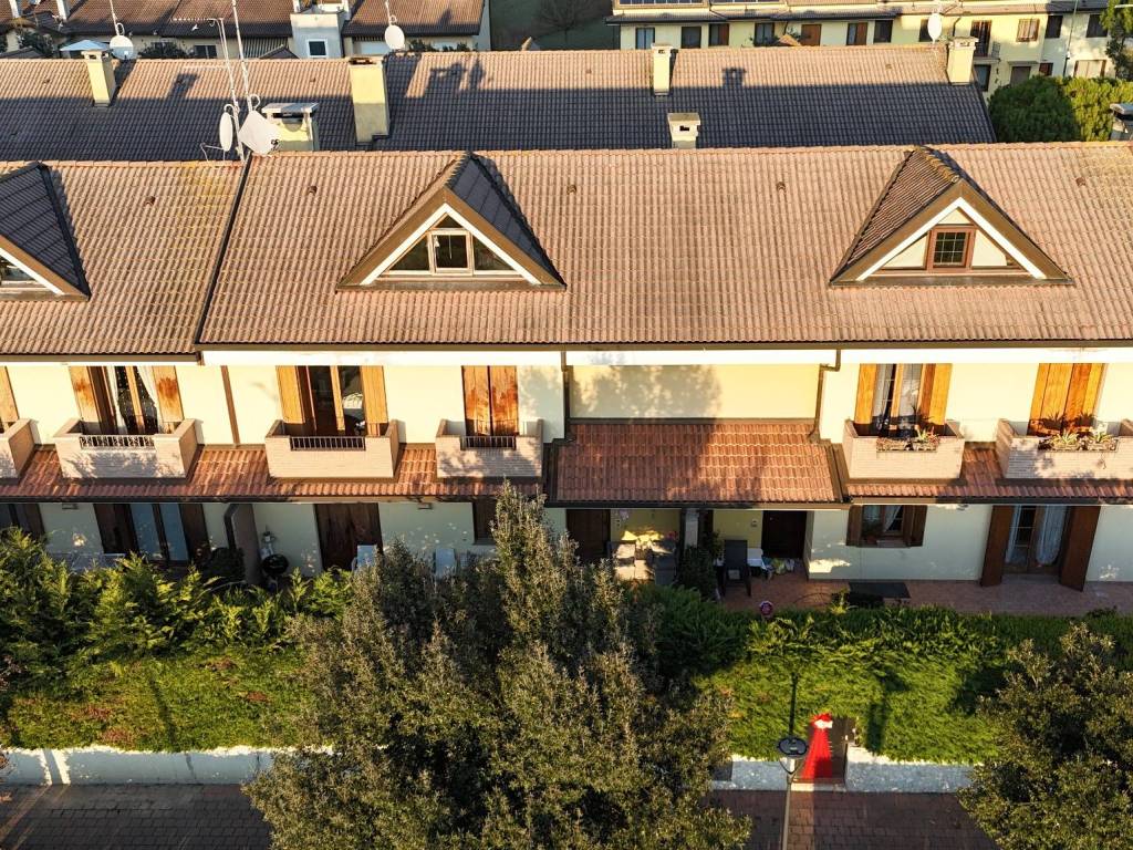 casa indipendente in vendita a Lignano Sabbiadoro