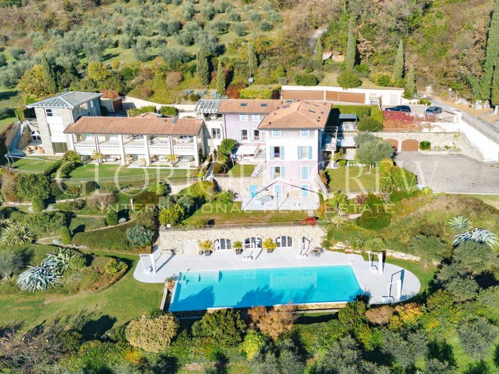 appartamento in vendita a Salò in zona Villa