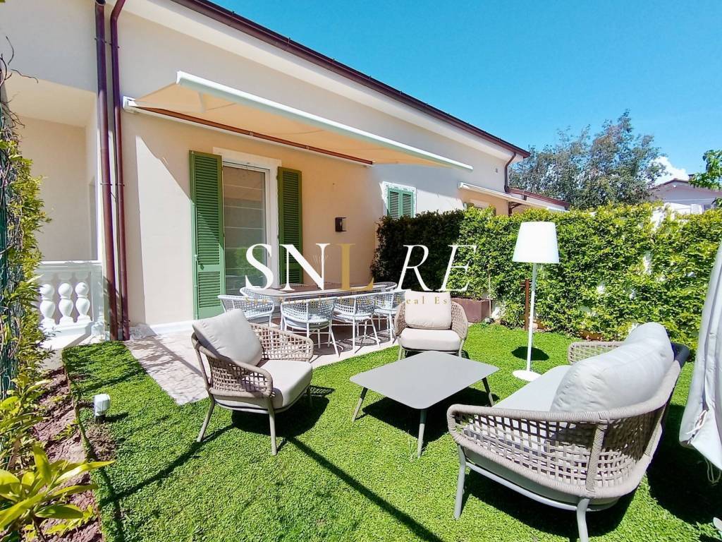 casa indipendente in affitto a Pietrasanta in zona Marina di Pietrasanta