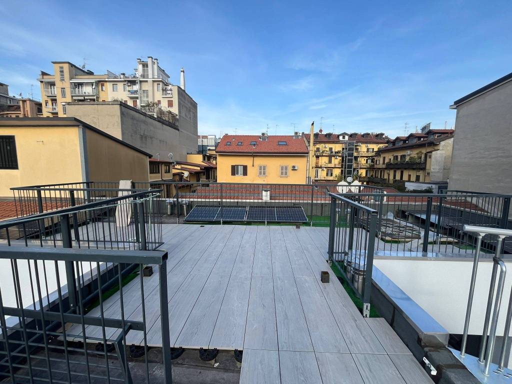 appartamento in vendita a Milano in zona Solari