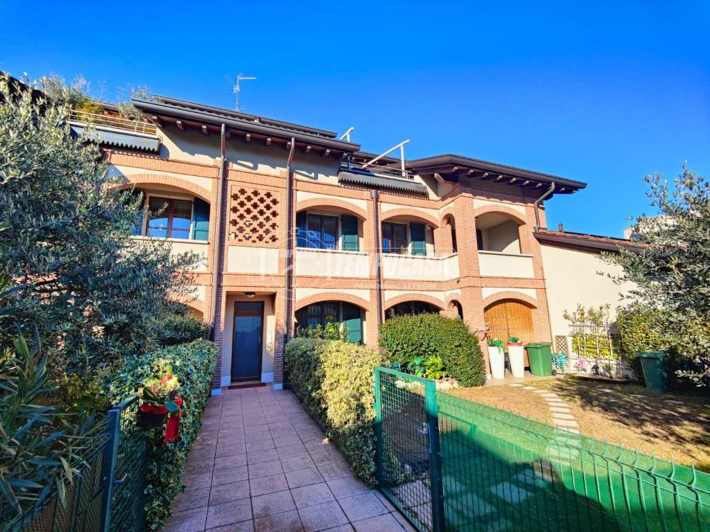 appartamento in vendita a Lentate sul Seveso in zona Birago