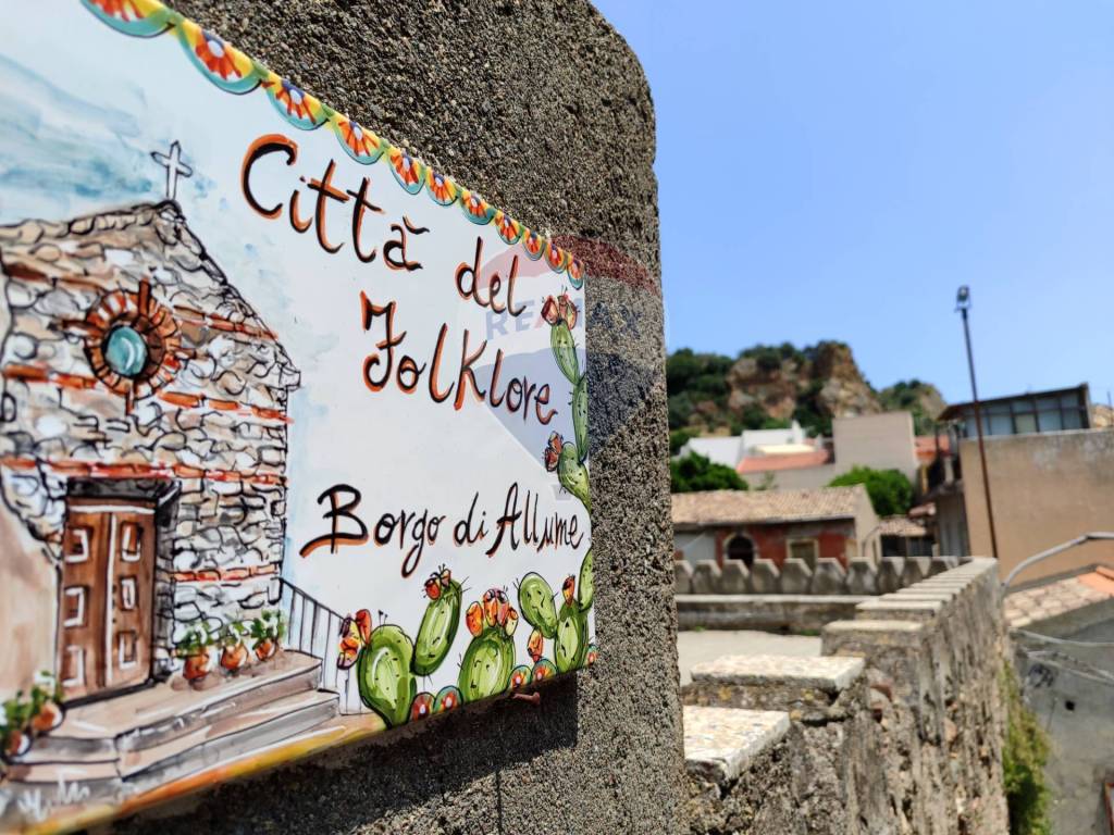 casa indipendente in vendita a Roccalumera in zona Allume