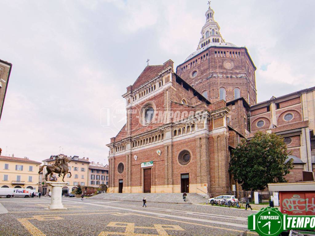 appartamento in vendita a Pavia in zona Centro Città