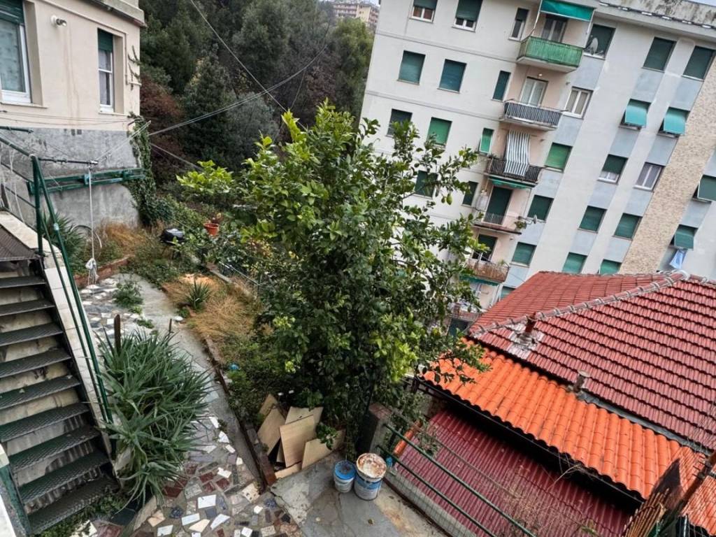 appartamento in vendita a Genova in zona Marassi