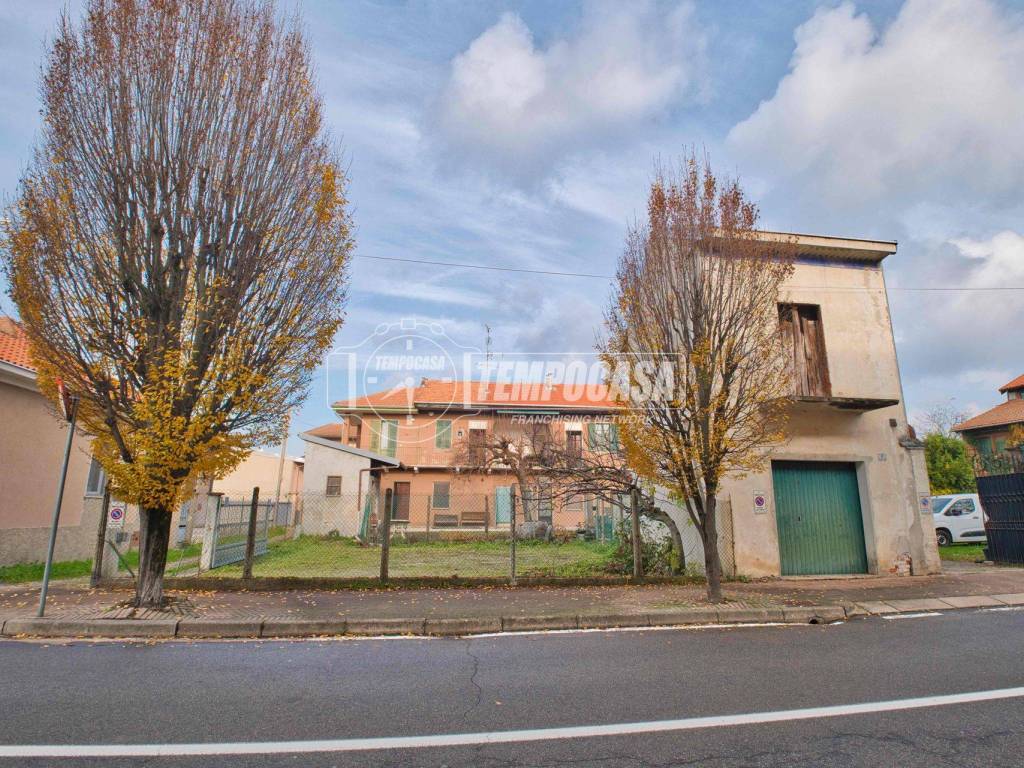 casa indipendente in vendita a Cameri