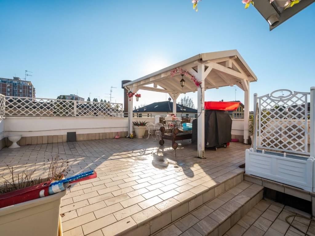 appartamento in vendita a Reggio nell'Emilia in zona Ospizio