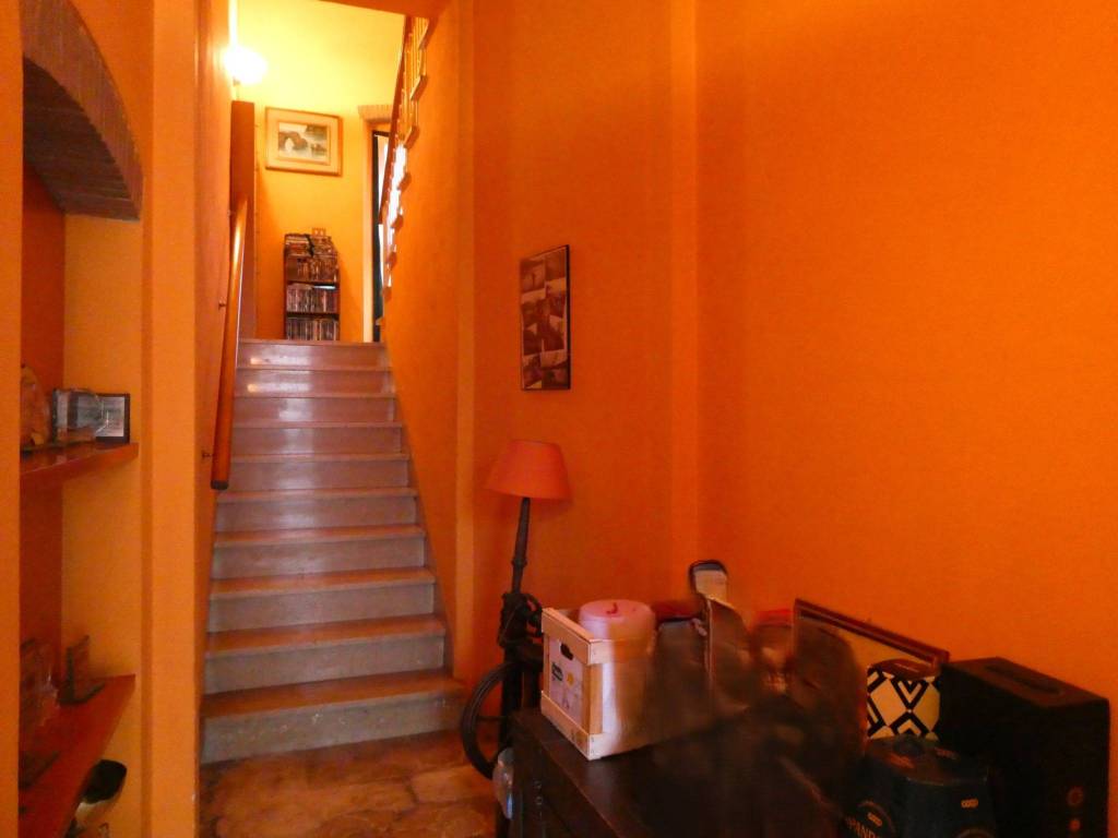 casa indipendente in vendita ad Empoli in zona Pozzale