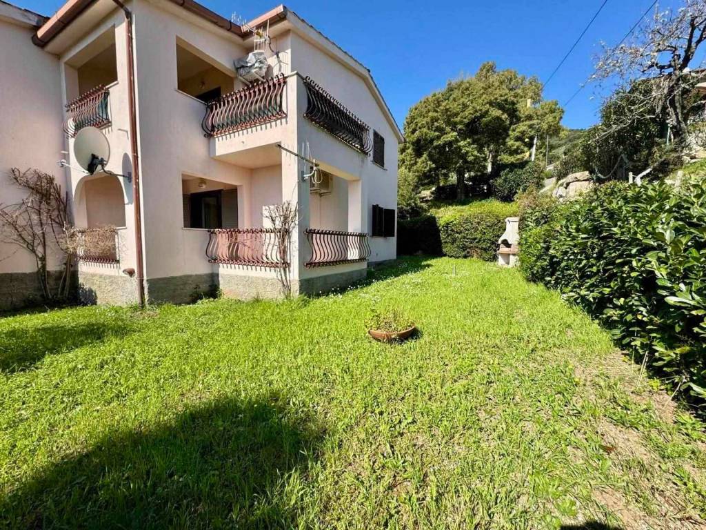 appartamento in vendita a Rio in zona Rio nell'Elba