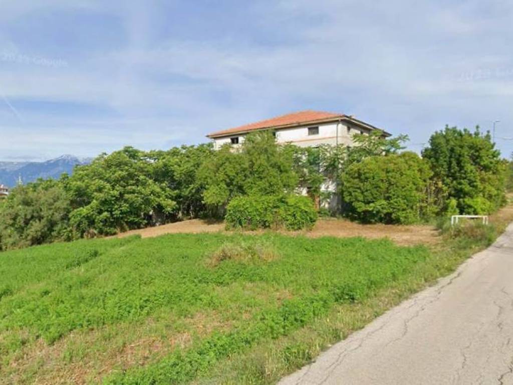 casa indipendente in vendita a Castel Frentano in zona Lentesco