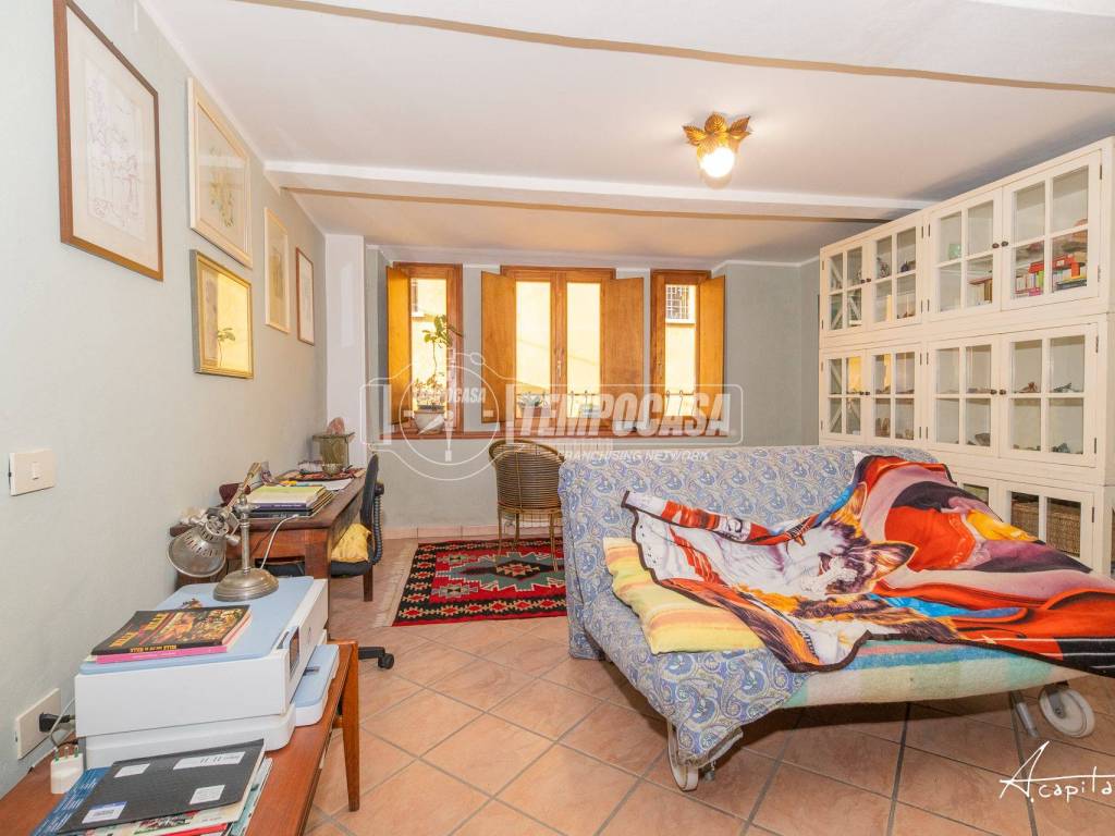 appartamento in vendita a Quattro Castella in zona Montecavolo