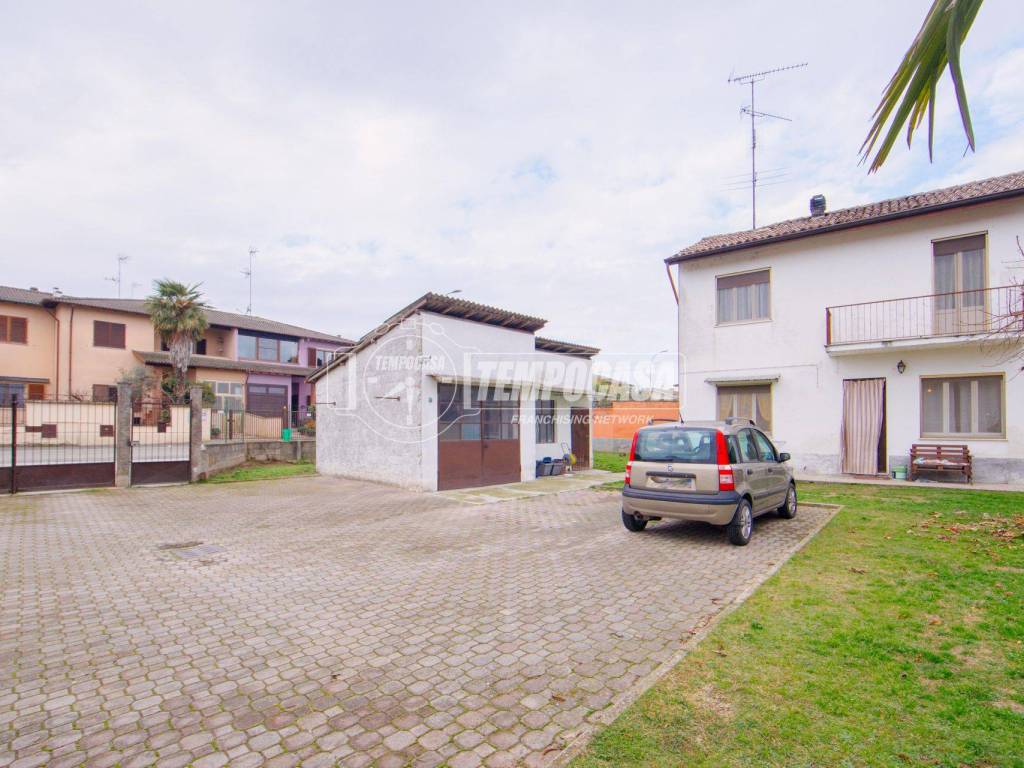 casa indipendente in vendita a Tromello