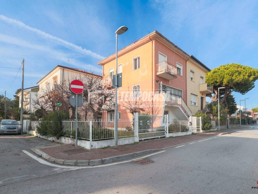 casa indipendente in vendita a Riccione in zona Centro Storico
