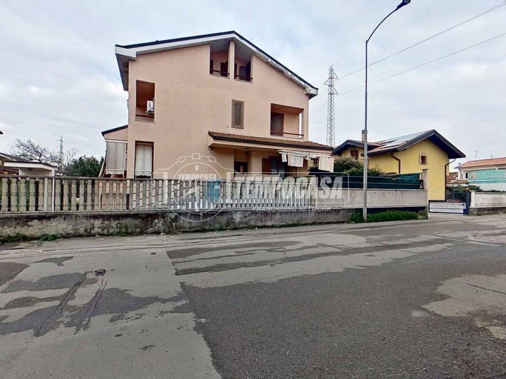 casa indipendente in vendita a Brugherio