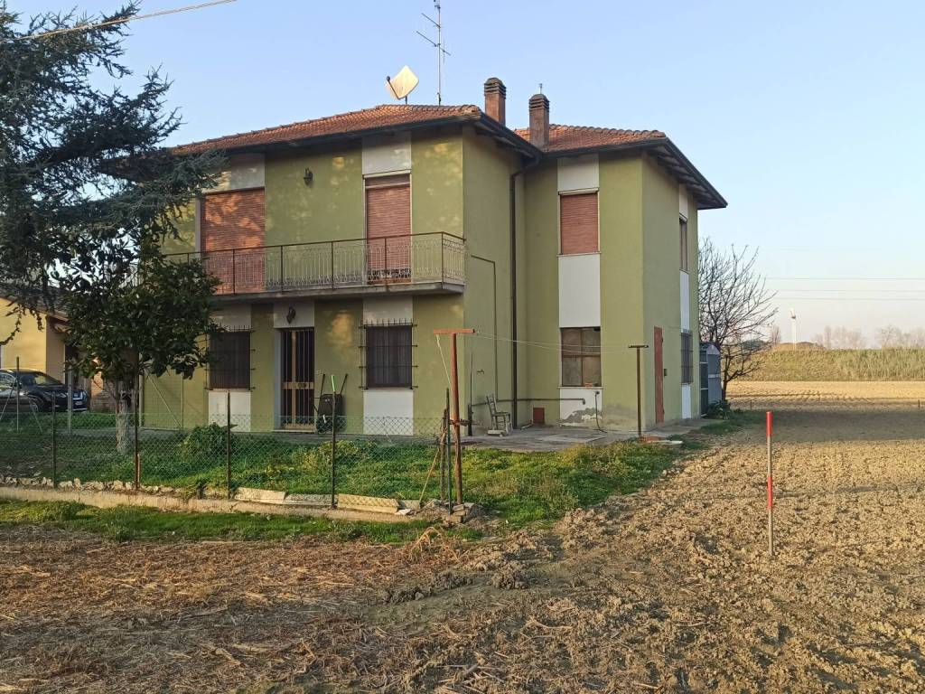 casa indipendente in vendita a Ravenna in zona Madonna dell'Albero
