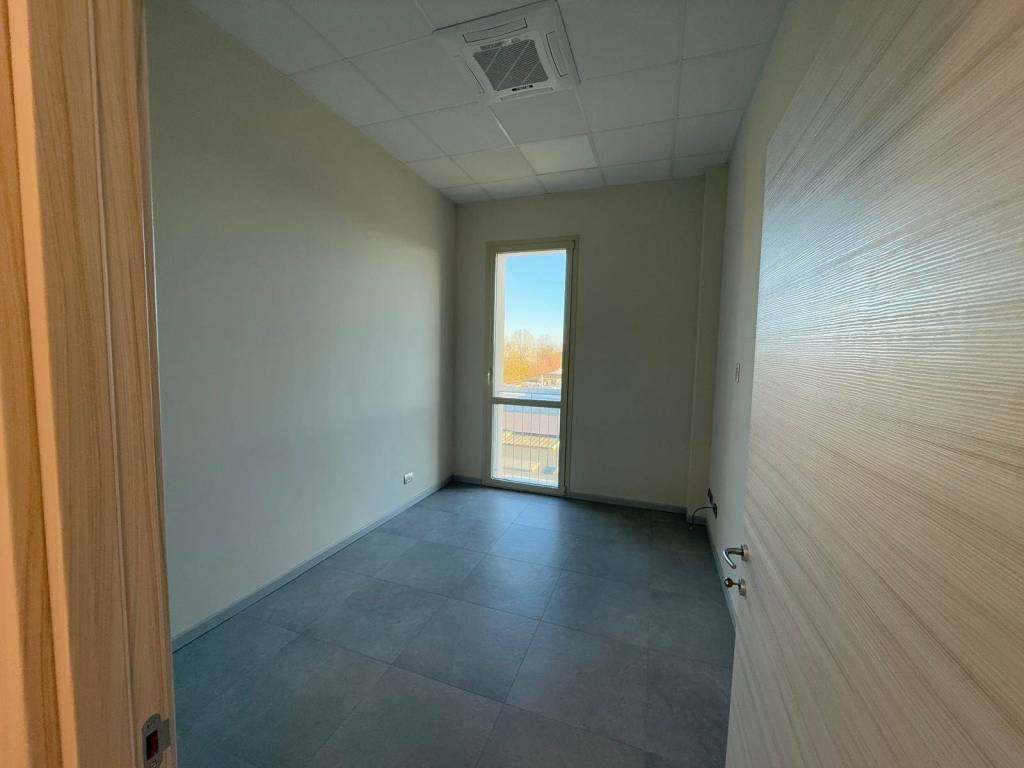 ufficio in vendita a Medolla in zona Villafranca