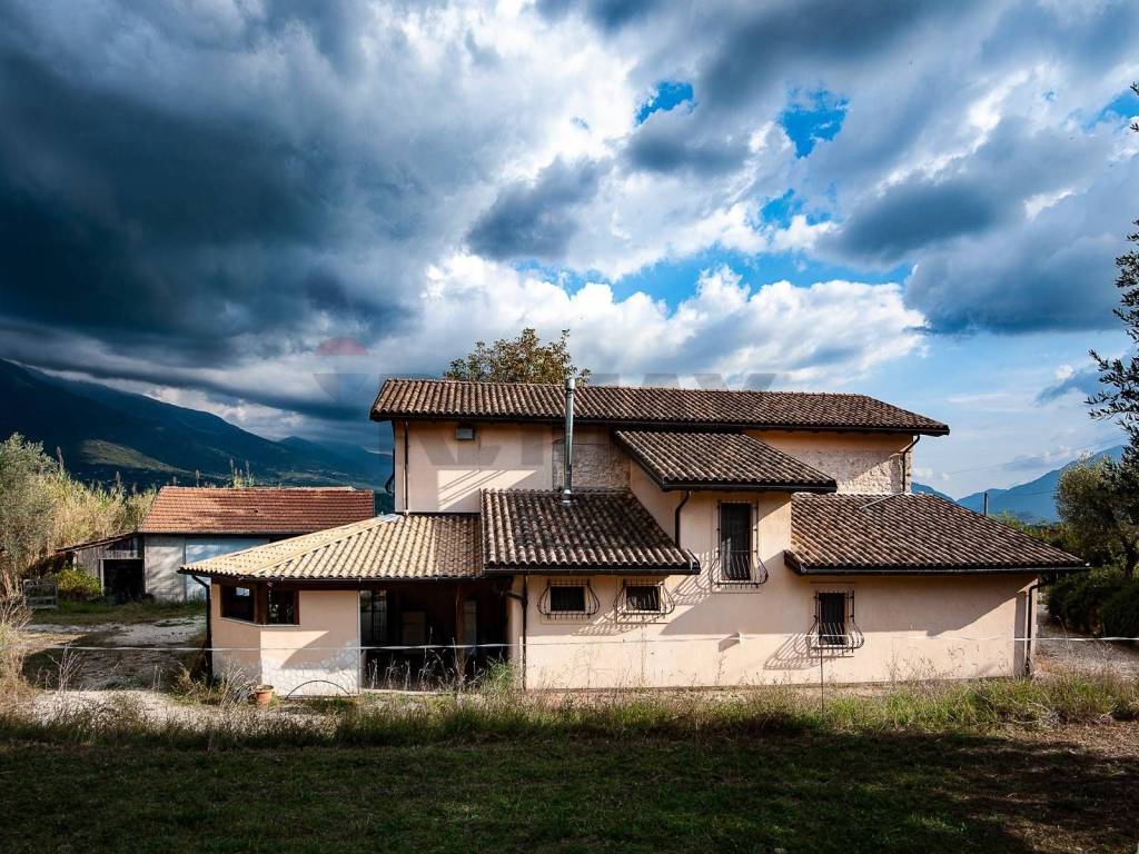 casale in vendita ad Alvito