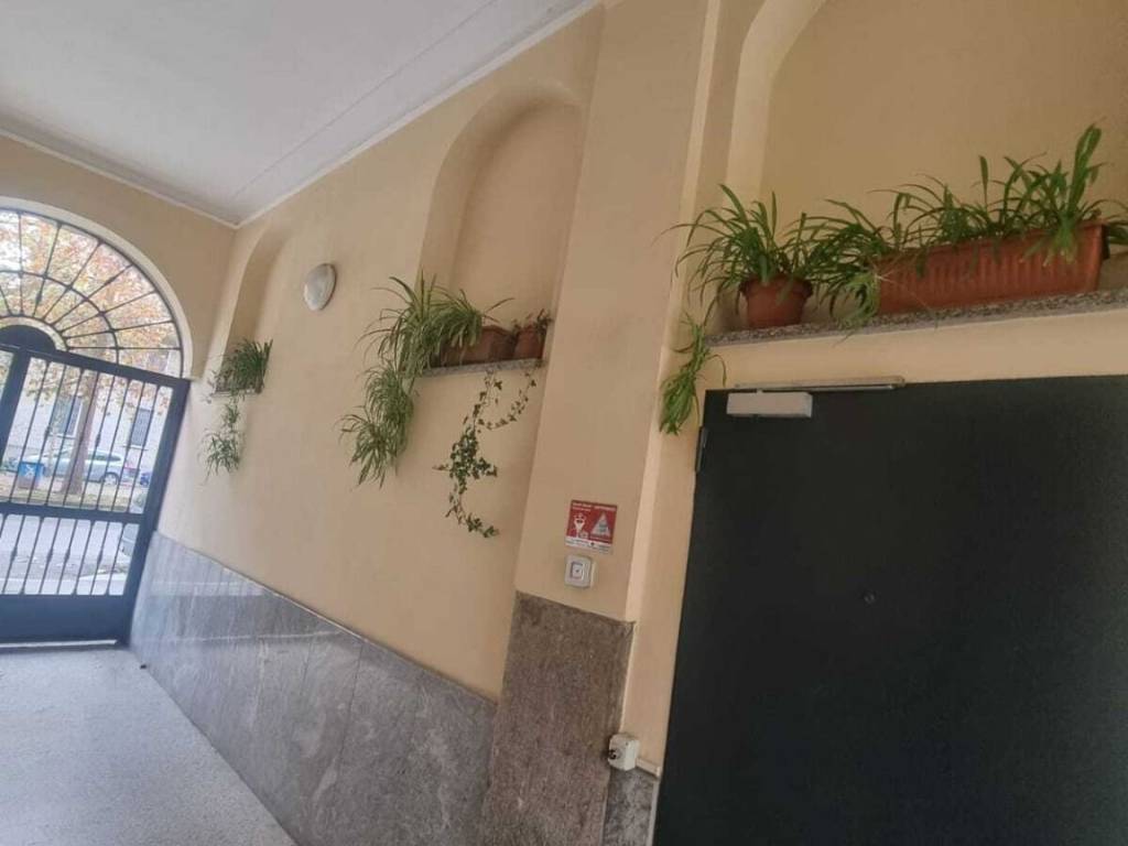 appartamento in vendita a Milano in zona Piazzale Lodi