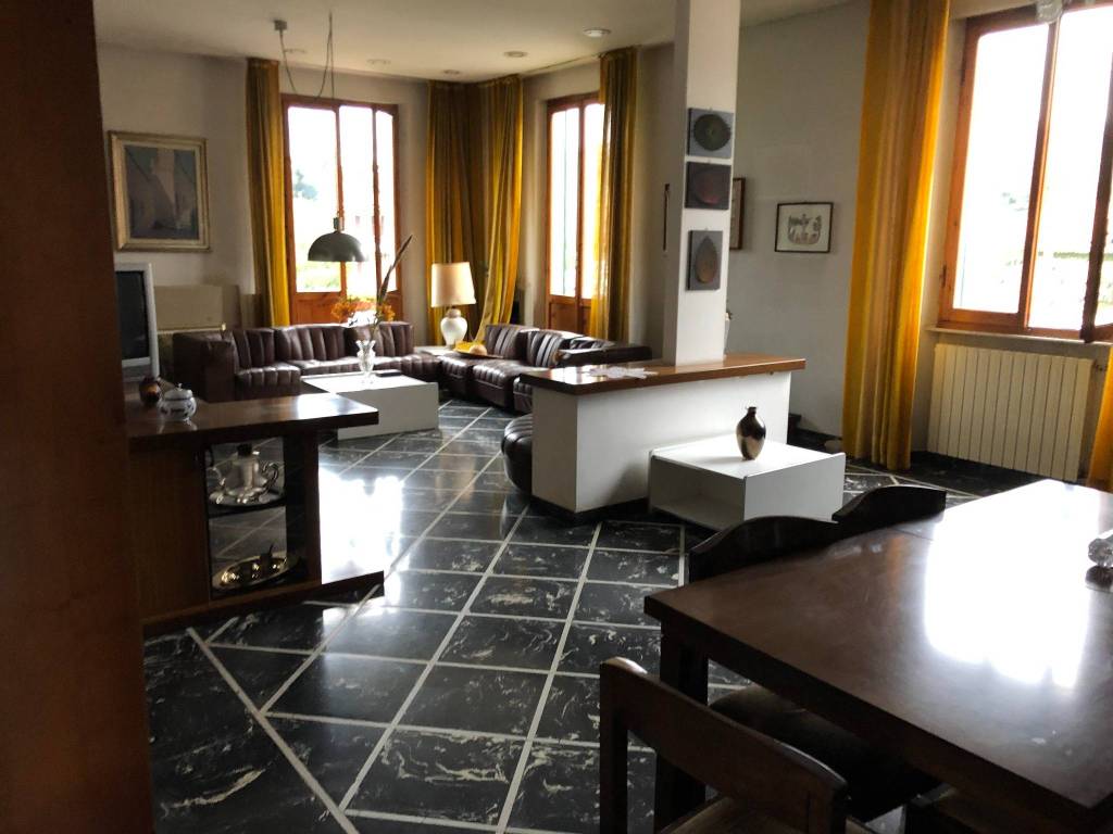 appartamento in vendita a Massa in zona Centro Storico