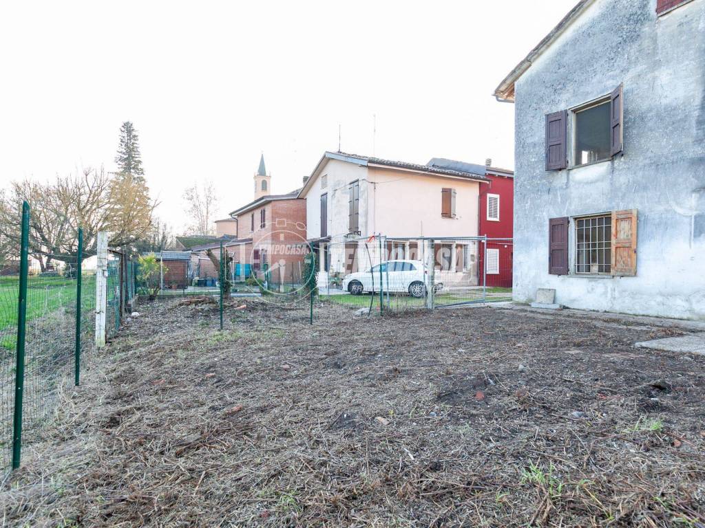 appartamento in vendita a Crevalcore in zona Caselle