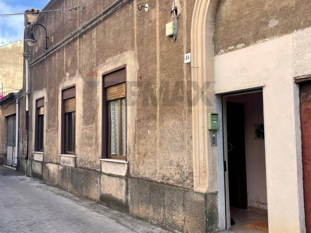 casa indipendente in vendita ad Acireale in zona Centro Storico