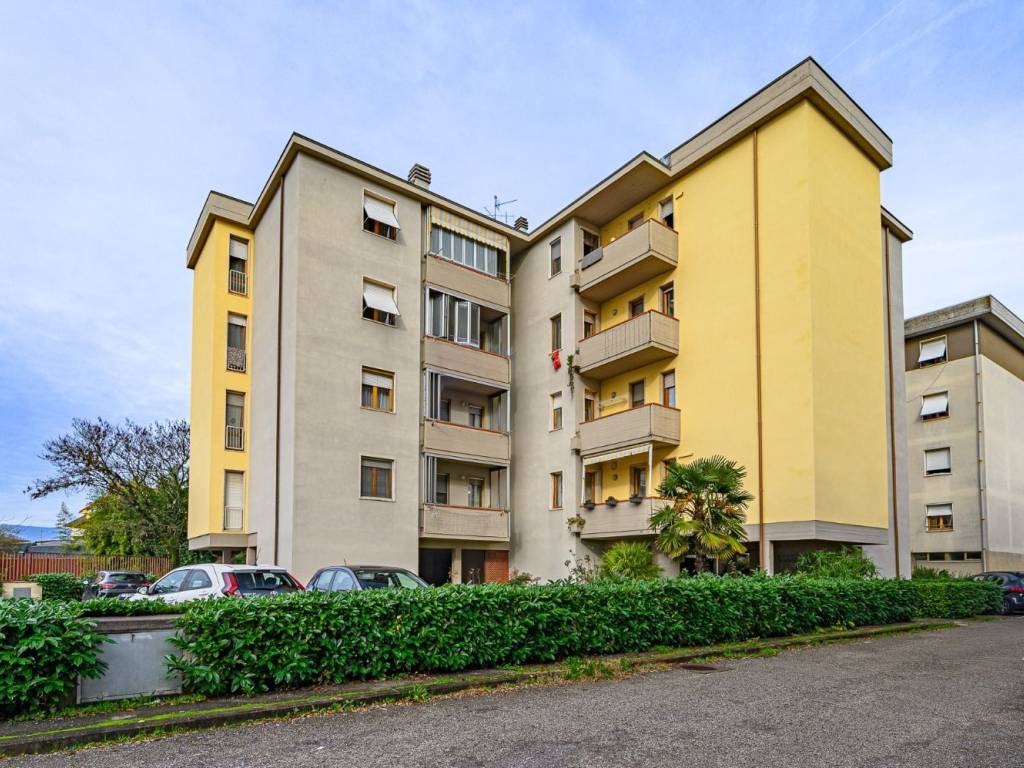 appartamento in vendita a Pistoia in zona Bottegone