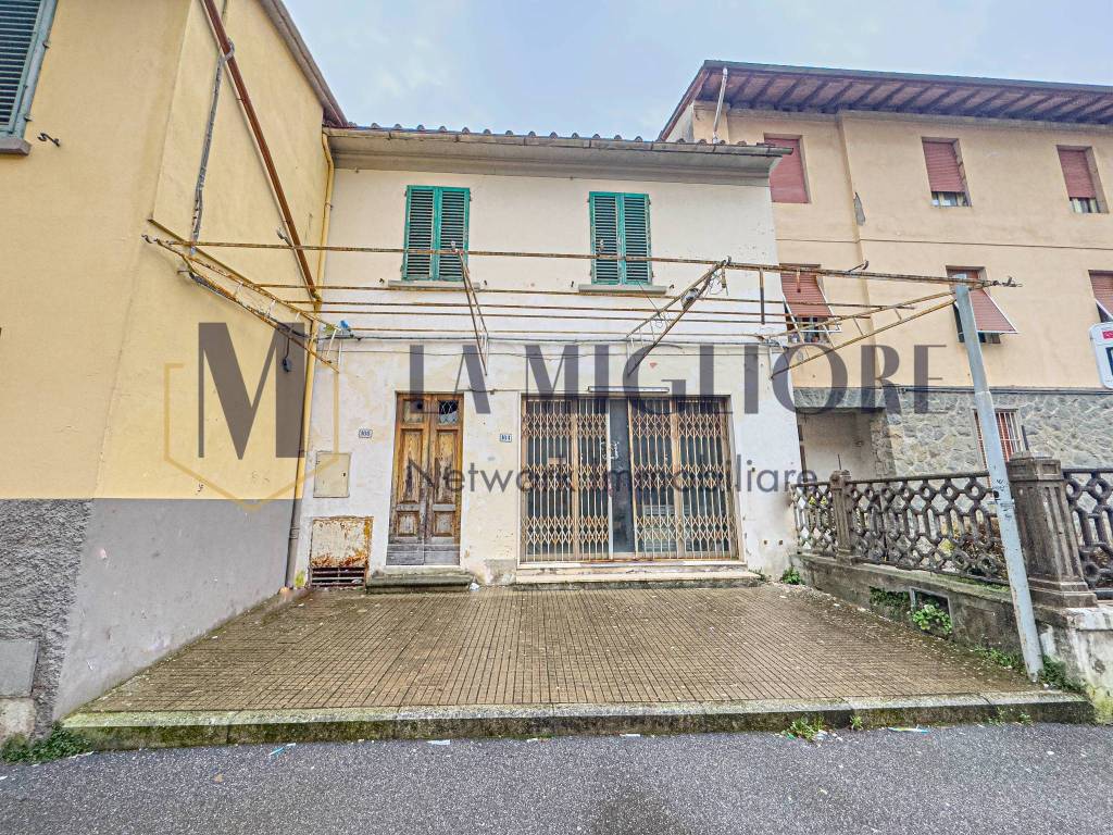 casa indipendente in vendita a Pistoia in zona Centro Città