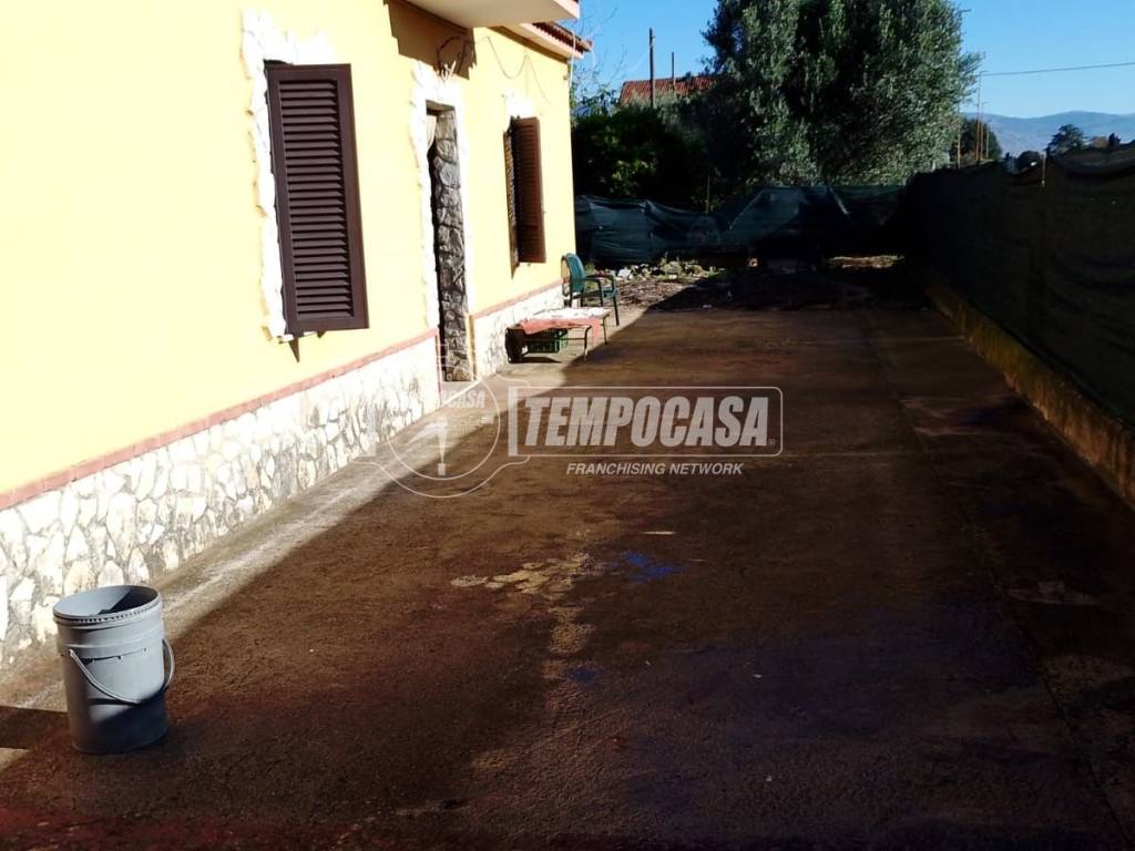 appartamento in vendita a Priverno in zona Stradone Grotte