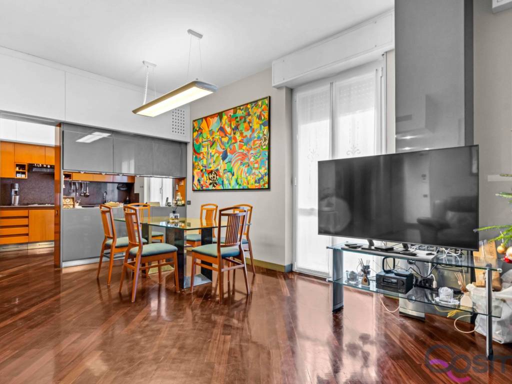 appartamento in vendita a Milano in zona Sempione