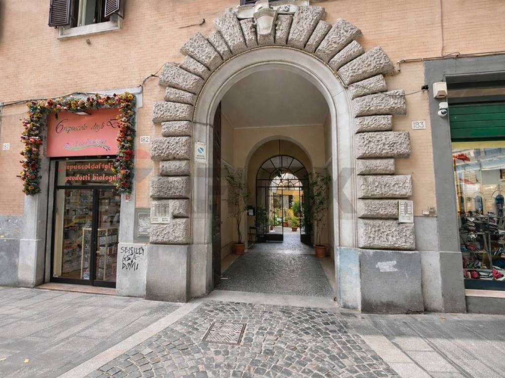 appartamento in vendita a Roma in zona Celio