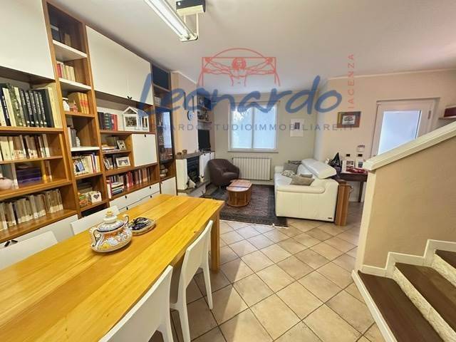 casa indipendente in vendita a Piacenza in zona Besurica