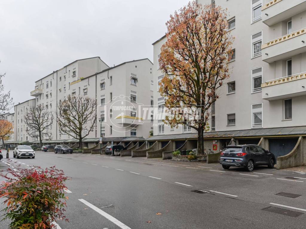 appartamento in vendita a Segrate in zona Novegro