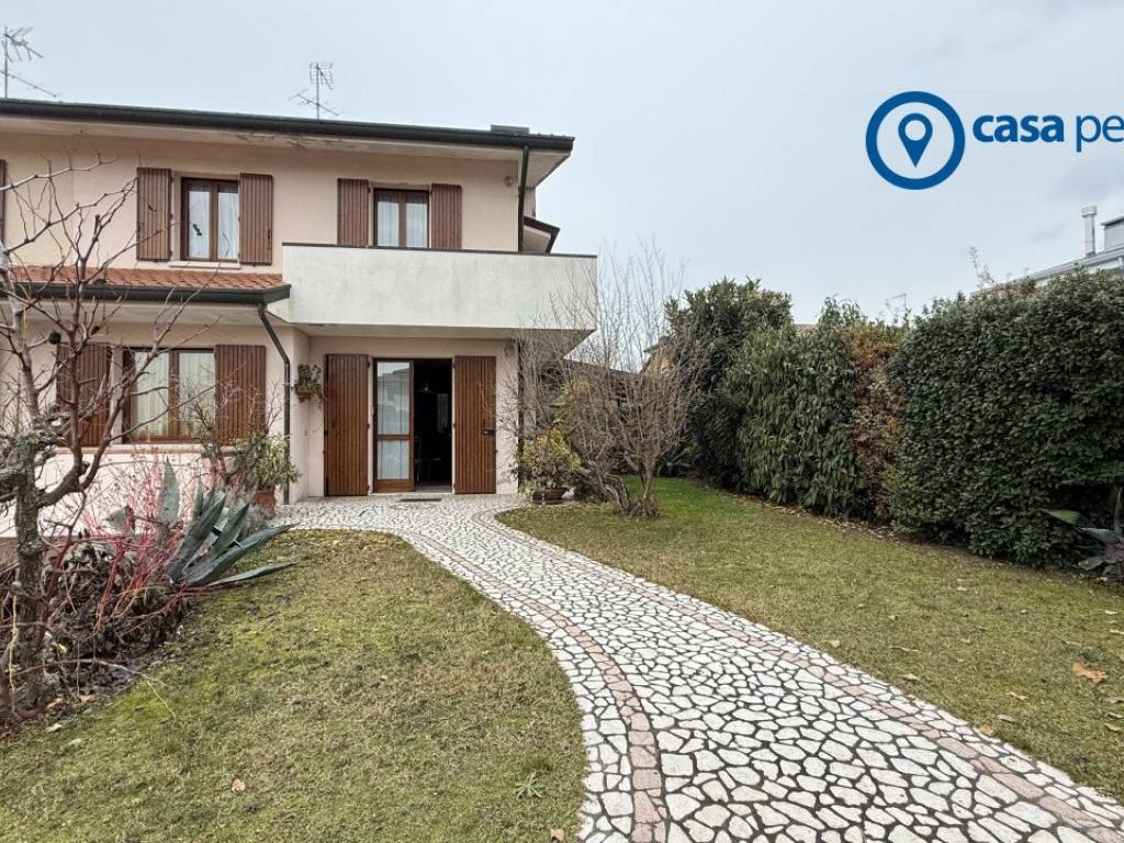 casa indipendente in vendita a Solesino