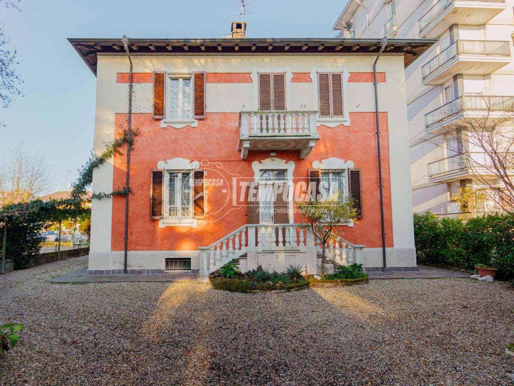 casa indipendente in vendita a Sannazzaro de' Burgondi