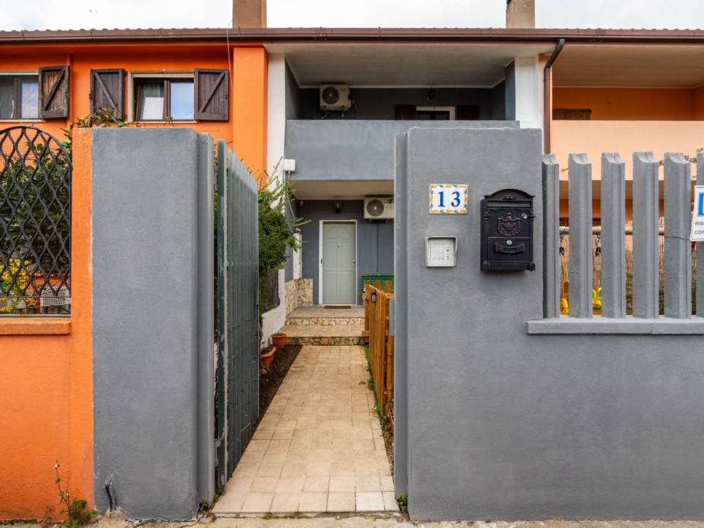 appartamento in vendita a Capoterra in zona La Maddalena