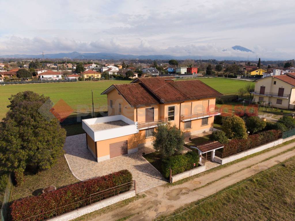 casa indipendente in vendita a Ceprano