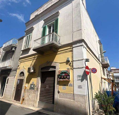 casa indipendente in vendita a Canosa di Puglia