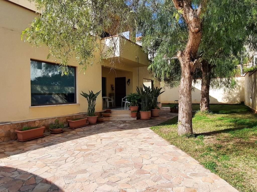 casa indipendente in vendita a Palermo in zona Mondello