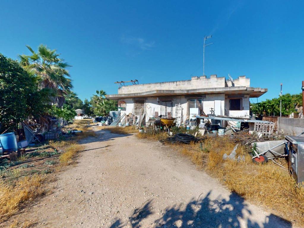 casa indipendente in vendita a Surbo