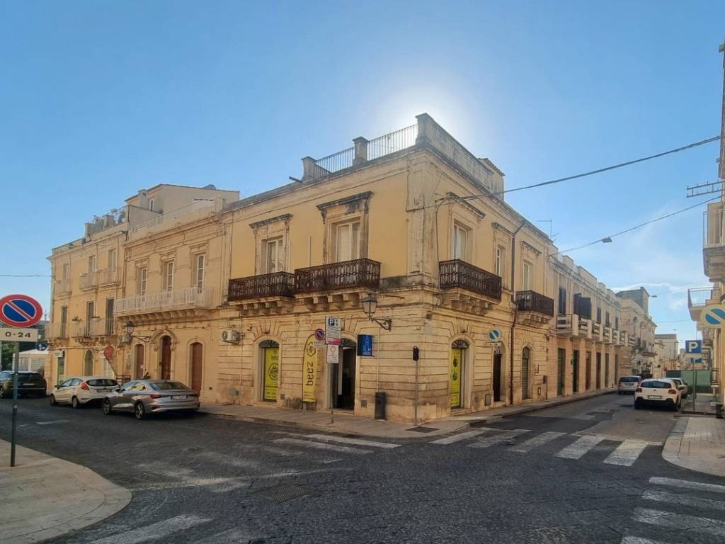 casa indipendente in vendita ad Avola