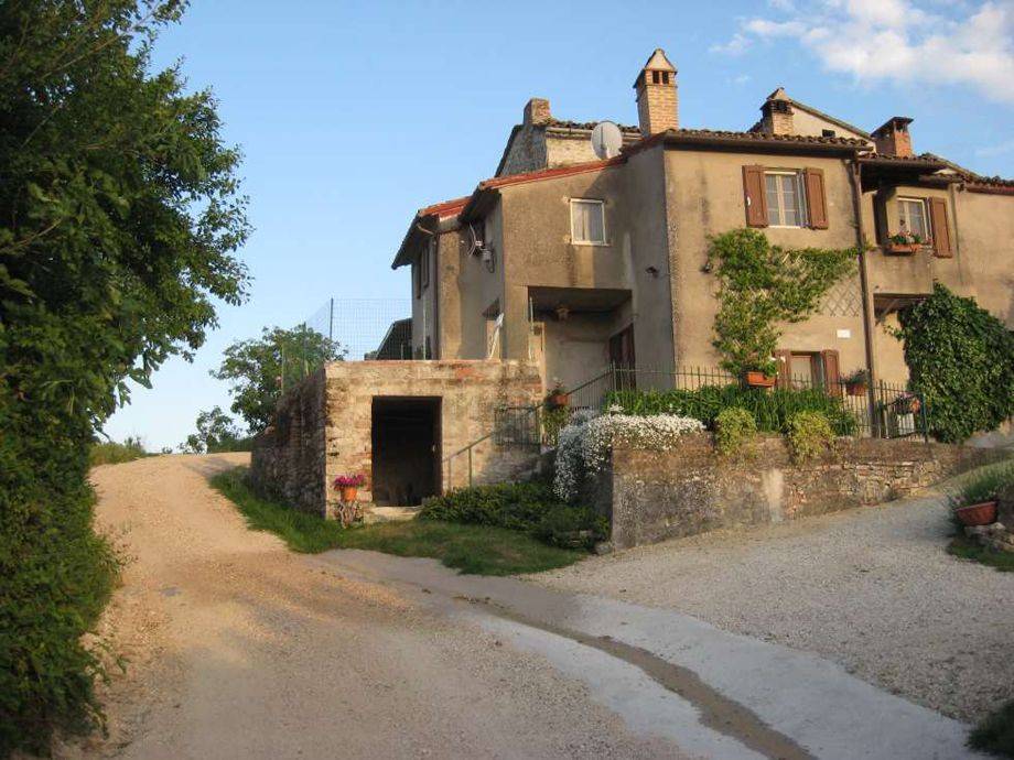 casa indipendente in vendita a Todi in zona Pesciano