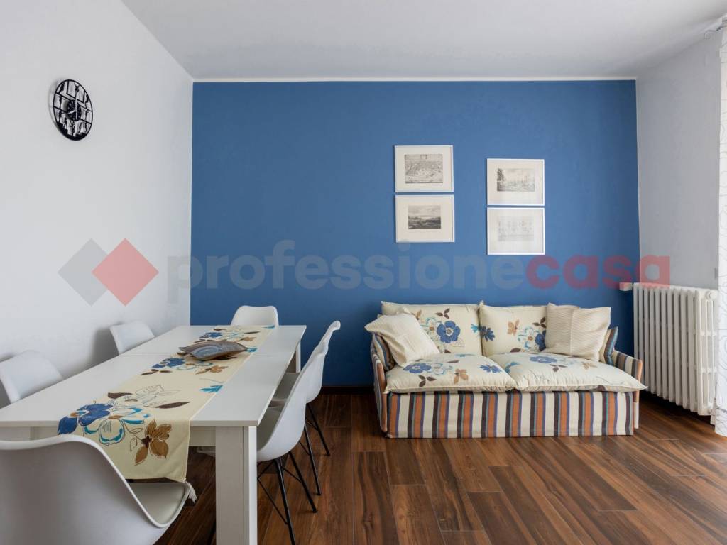 appartamento in vendita ad Arona in zona Mercurago